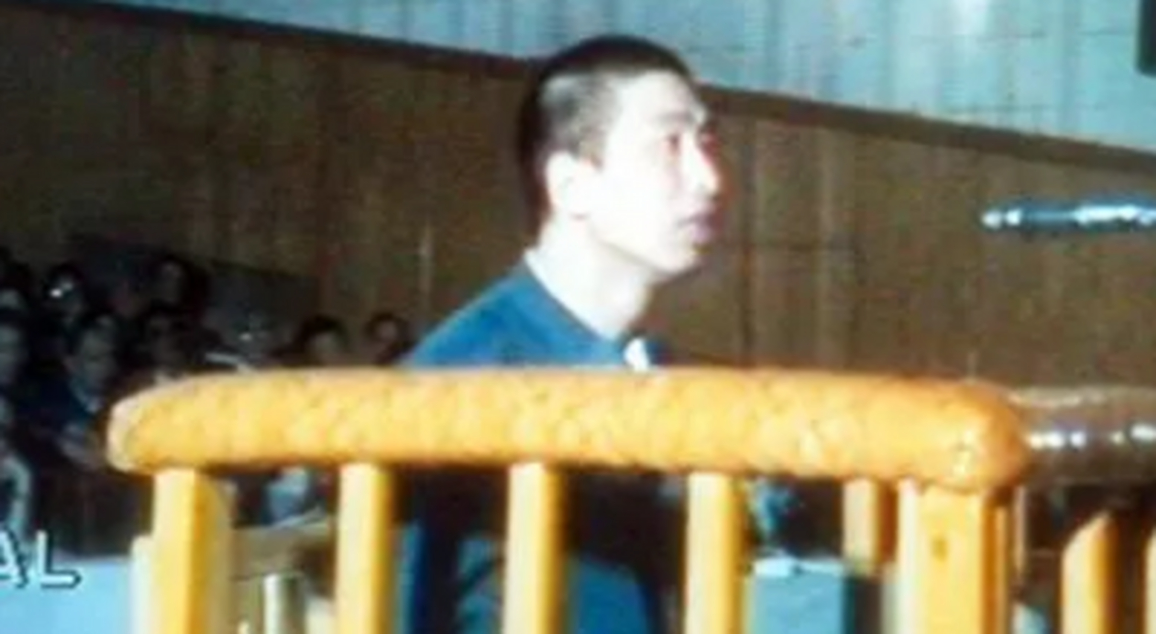 1983年,接受审判的韩爱晶,曾经意气风发的他,现如坐在法庭上成为了一