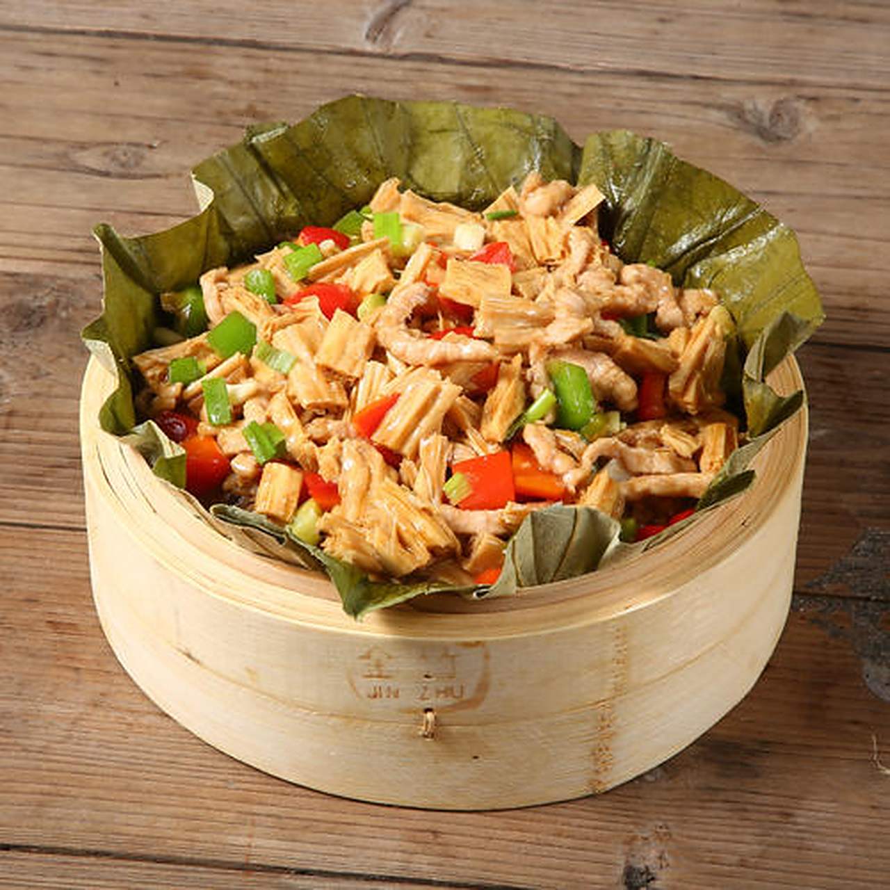 4月放肆吃#荷叶饭:荷叶饭是比较常见的一种美食,在山东地区很受挥迎