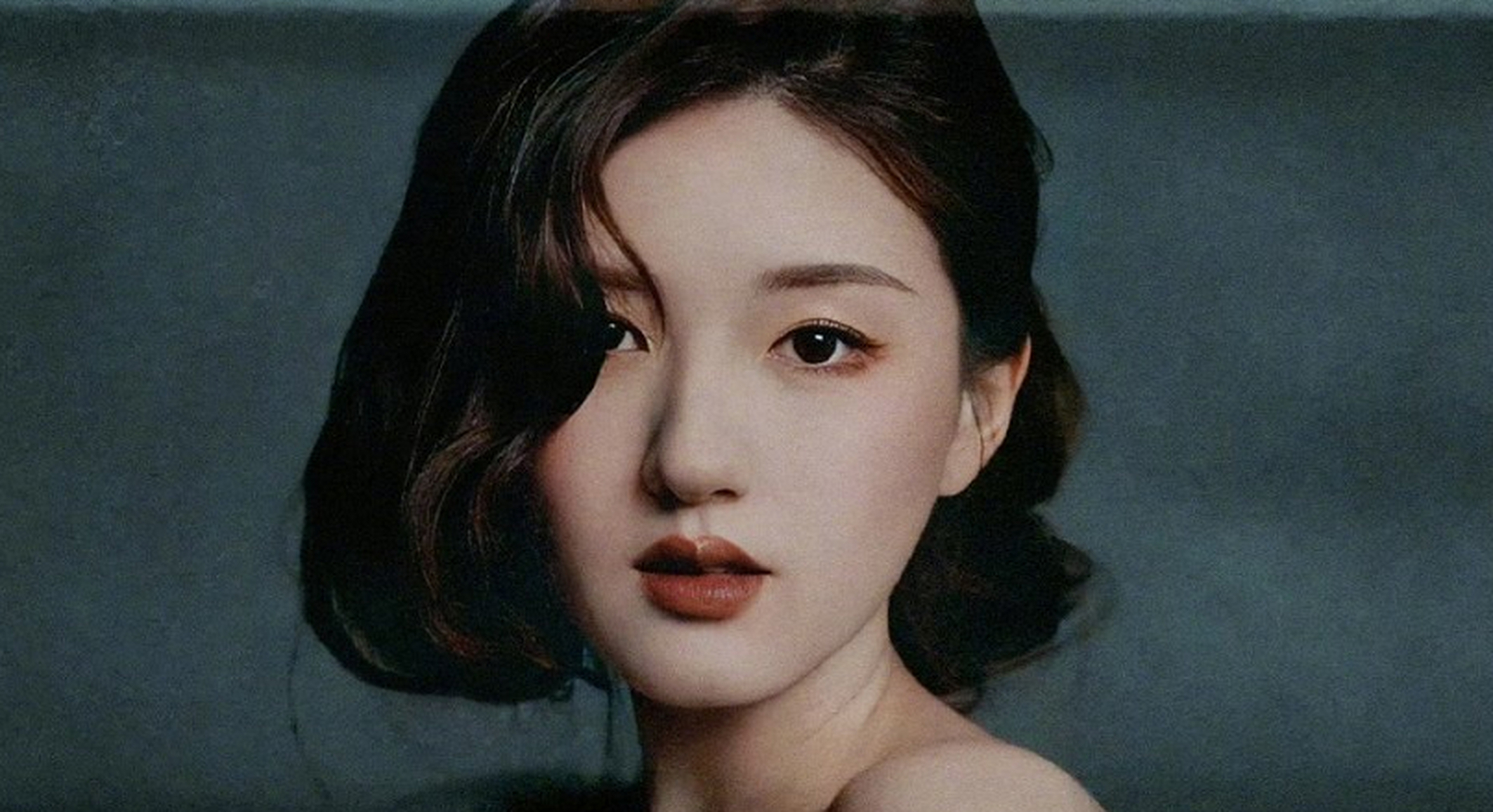 宋祖儿和赵露思的港风造型,是不是有点傻傻分不清楚?