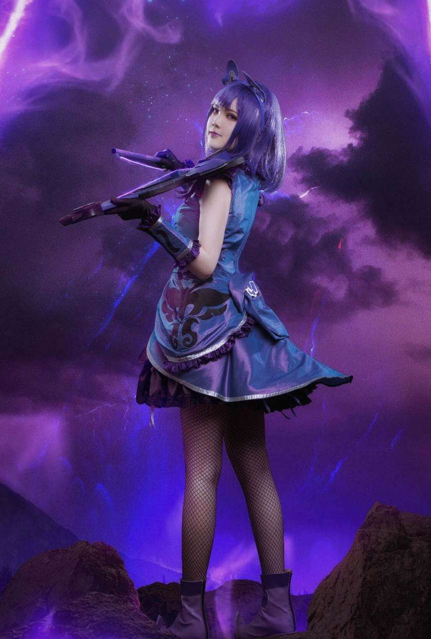 cosplay# #巴啦啦小魔仙#  cos角色:严莉莉 cn:逸仔 小时候觉得严