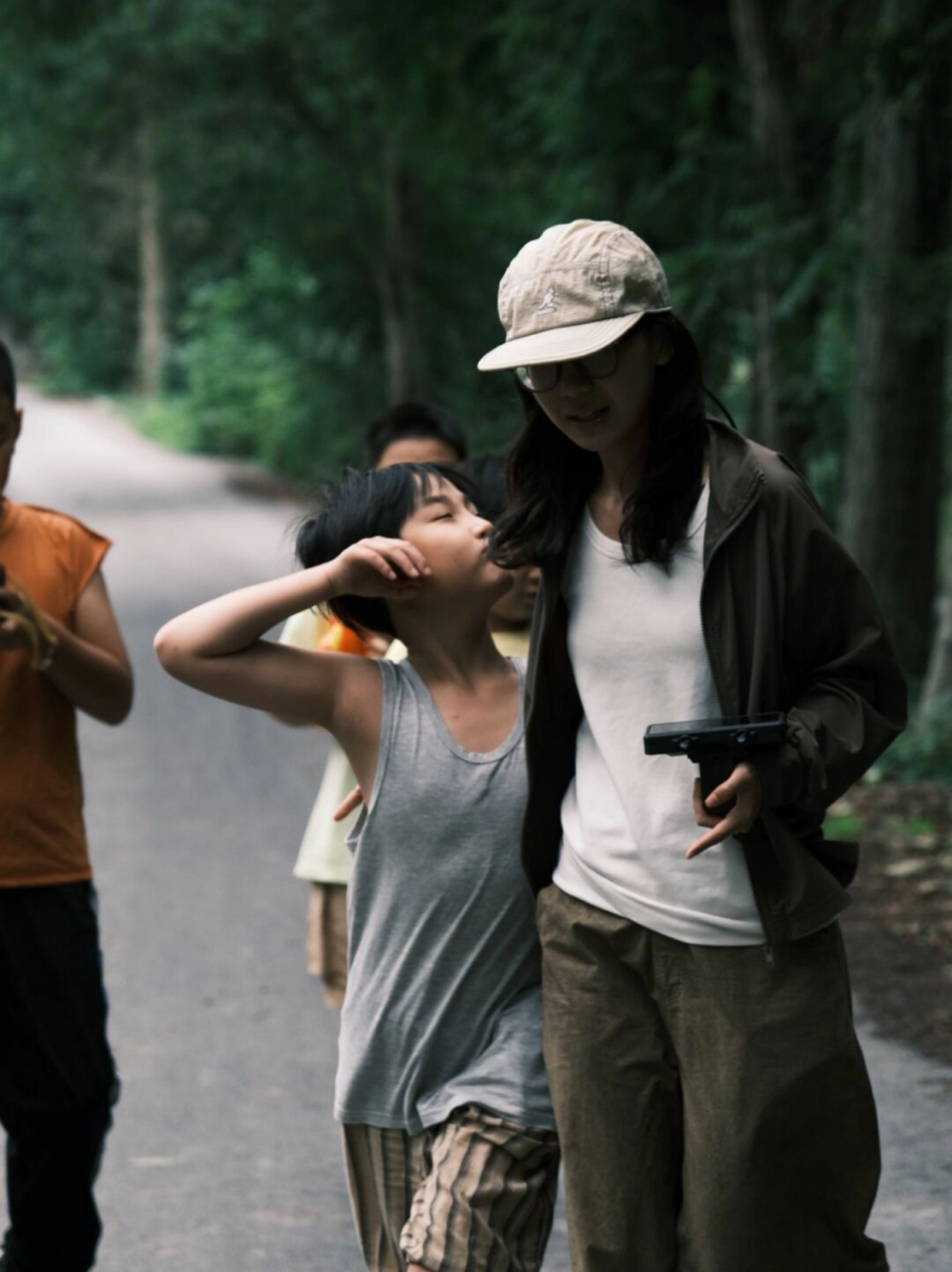 农村小孩光膀子图片