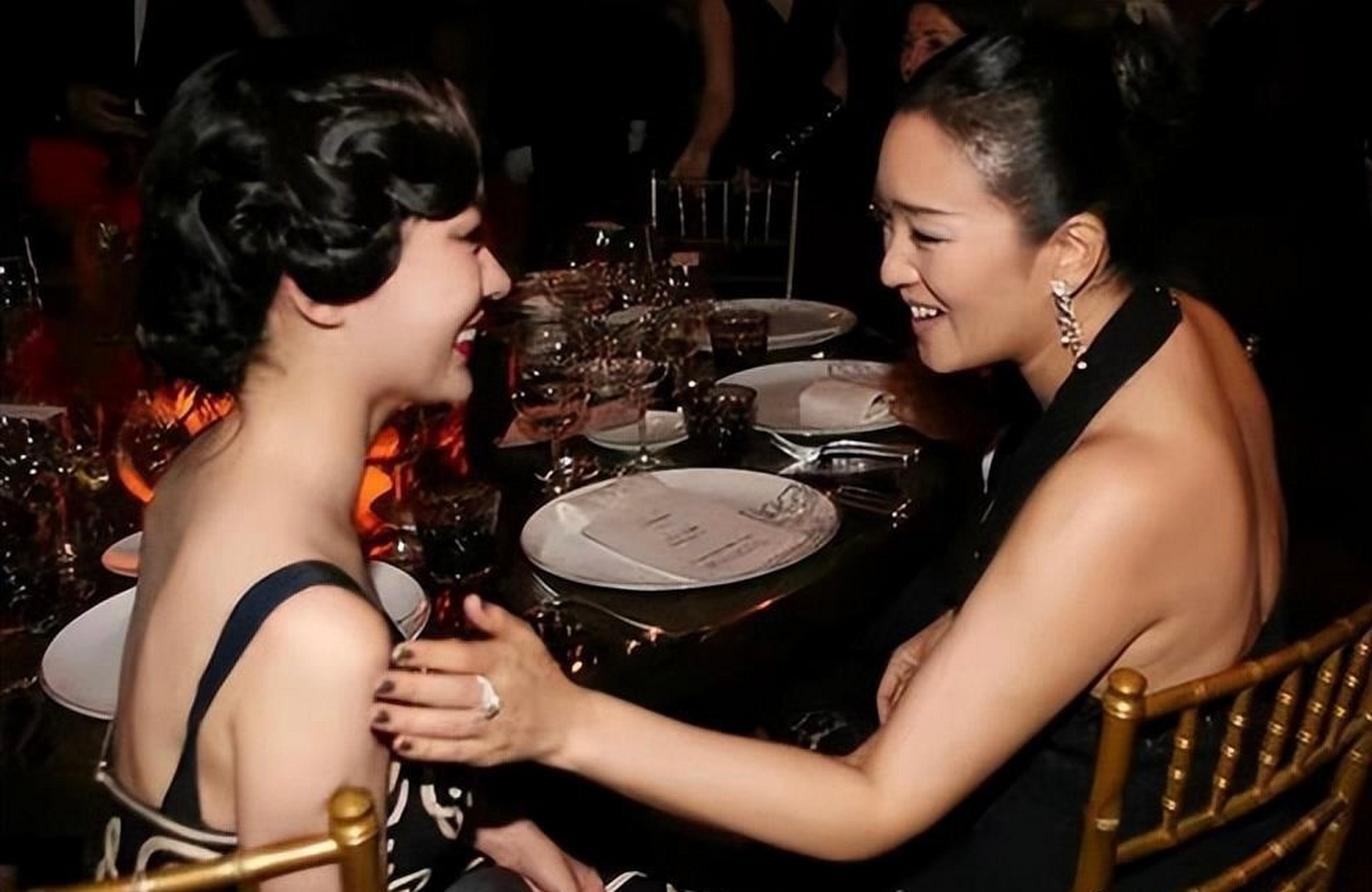 霍思燕 巩俐两次"争峰"相对,再次相见巩俐自叹不如!