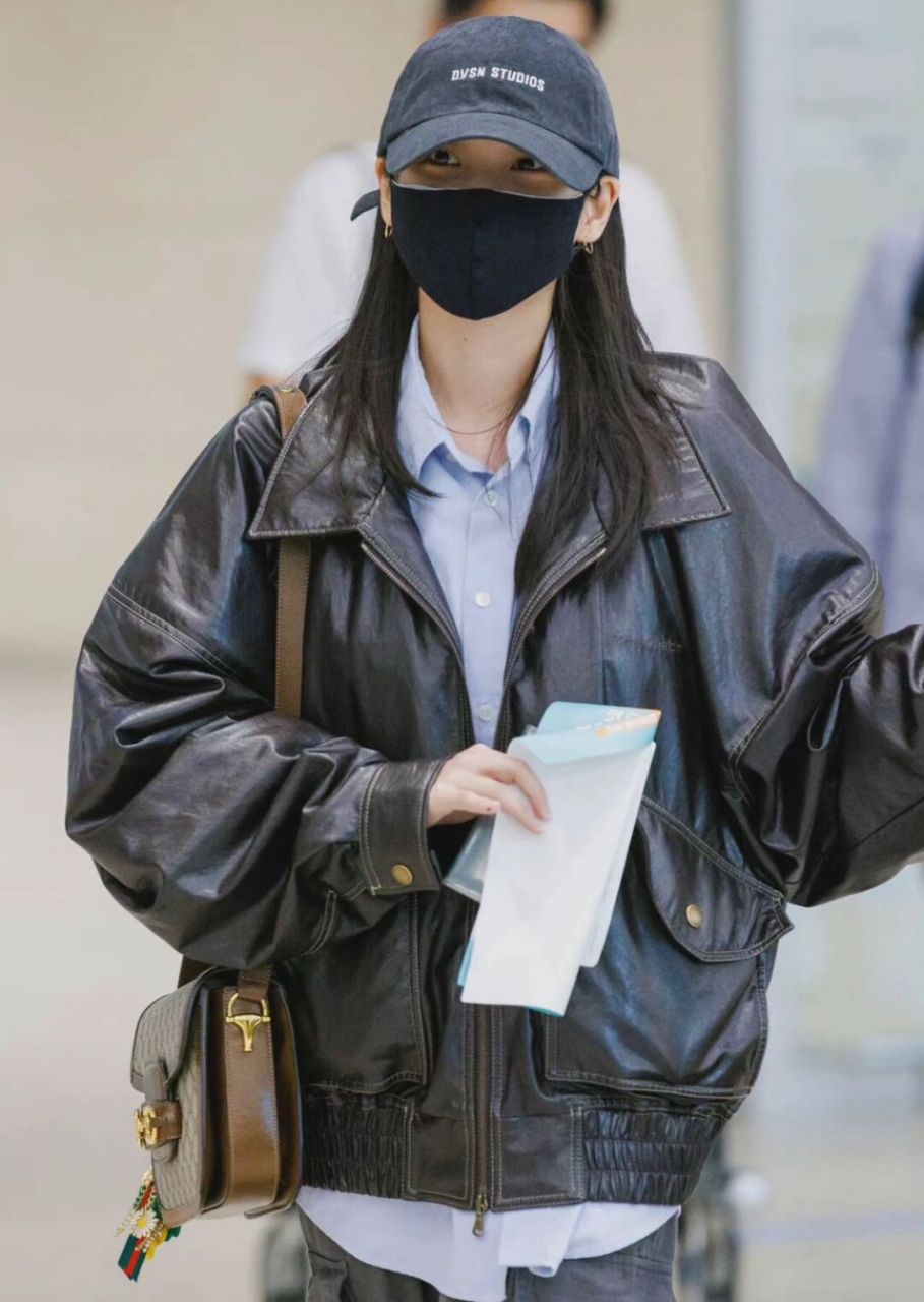 99跟着iu李知恩学穿搭(一)平替版  73 美式街头美拉德穿搭皮衣