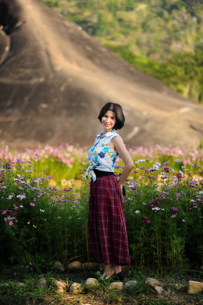 构图是人像摄影中非常重要的一个方面,它能够让人物形象更加生动有趣.