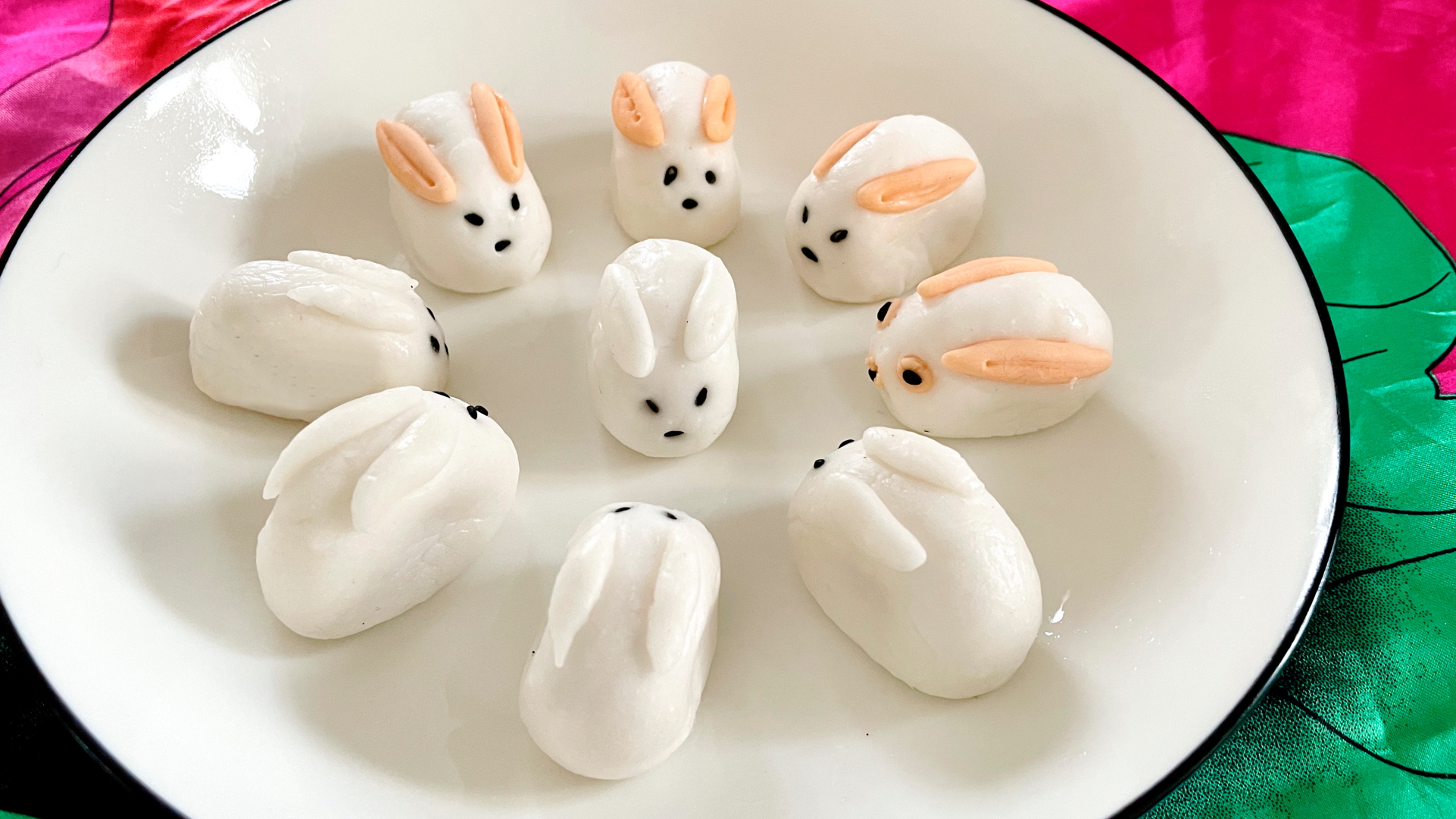 小兔子造型汤圆经验分享 今年第二次做小兔子汤圆了,这会造型比上次