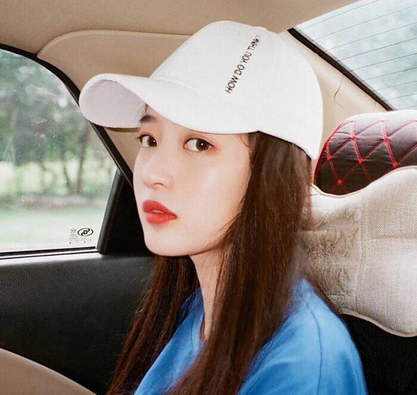 美女图:戴帽子的美女,你喜欢哪一个?