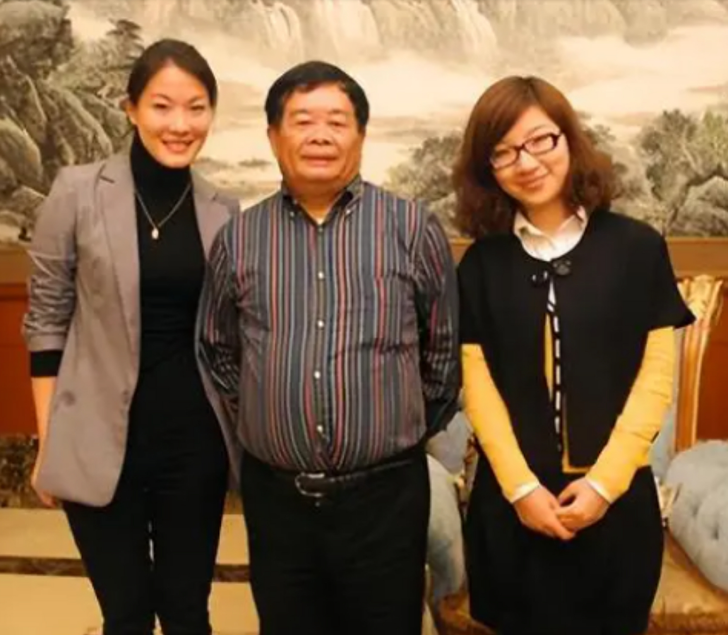 当年,曹德旺的女儿曹艳萍带男友叶舒回家见父母时,曹德旺一看这小伙子