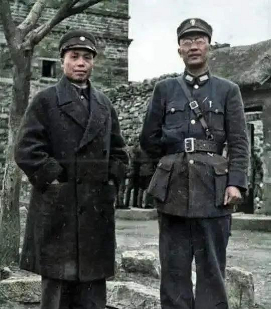 怀旧老照片# 新桂系的两位标志性人物,李宗仁,白崇禧,两个合在一起就