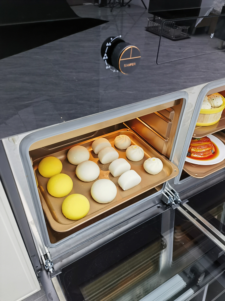 集成灶10大品牌帅丰星辰系列蒸烤同步集成灶,蒸烤箱内胆采用纳米钛金