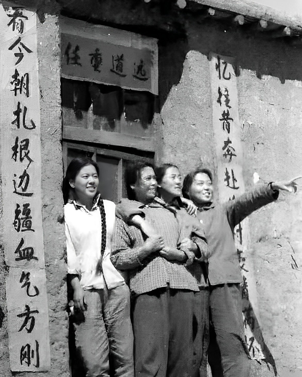 历史老照片: 一组上世纪六七十年代知青下乡的老照片.