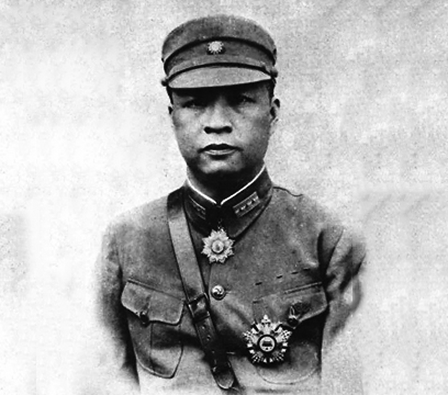 1946年初,余汉谋的第七战区,第十二集团军均同时被撤销,余部六十三军