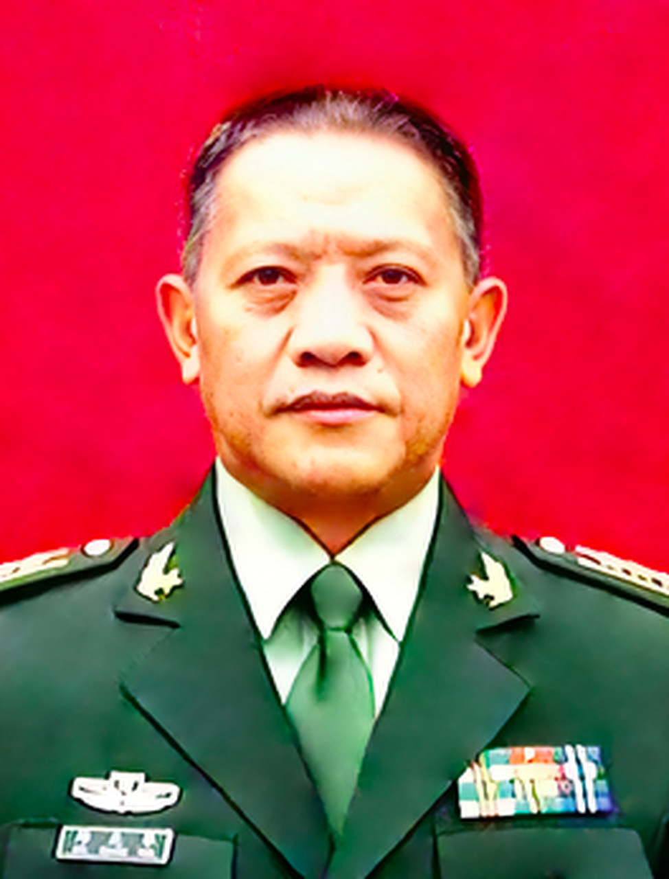 邱光华,生前系中国人民解放军77116部队副师职特级飞行员,邱光华也是