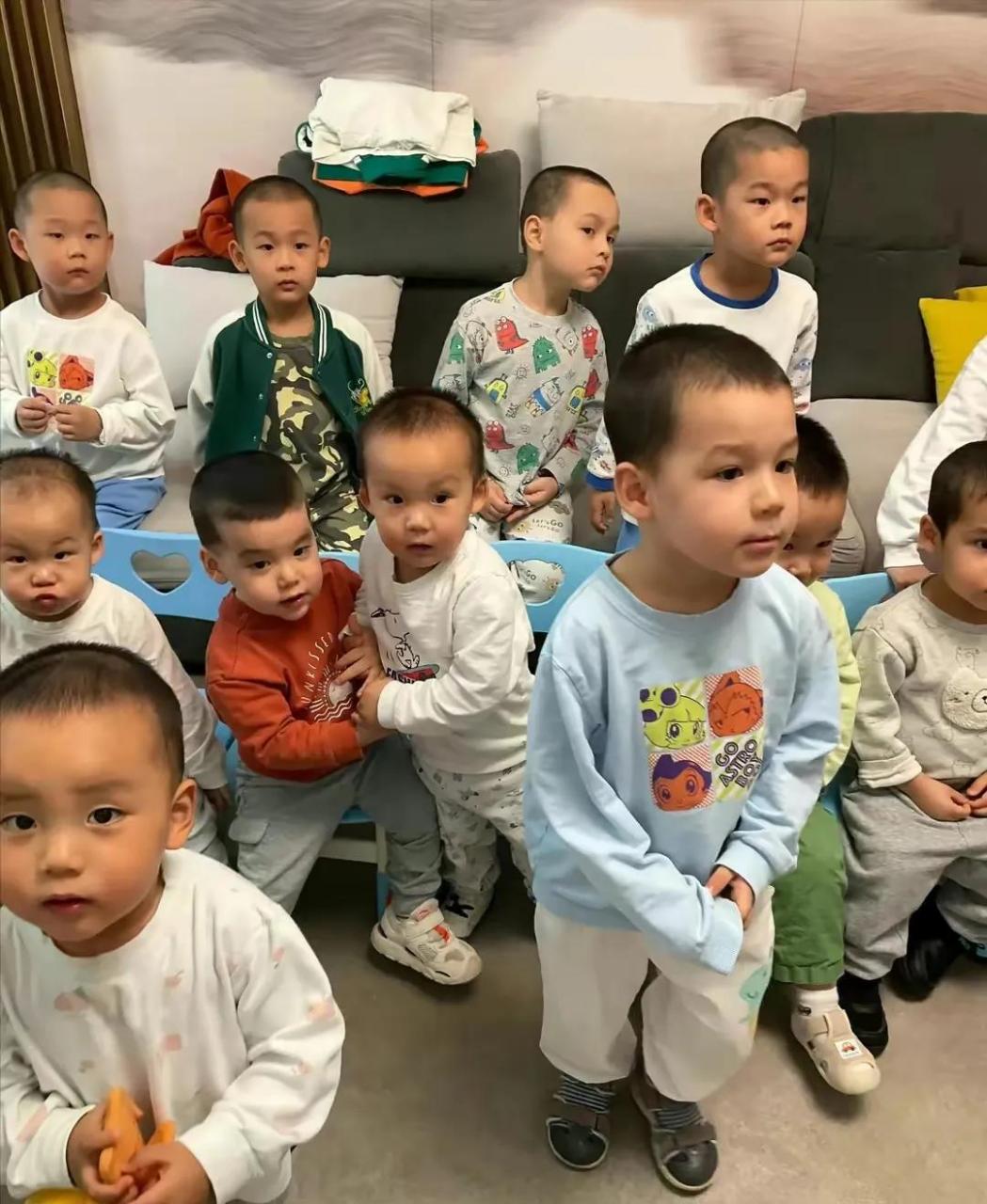 国内一位身价200多亿的大富豪,多益网络创始人徐波却在网上晒出了自己