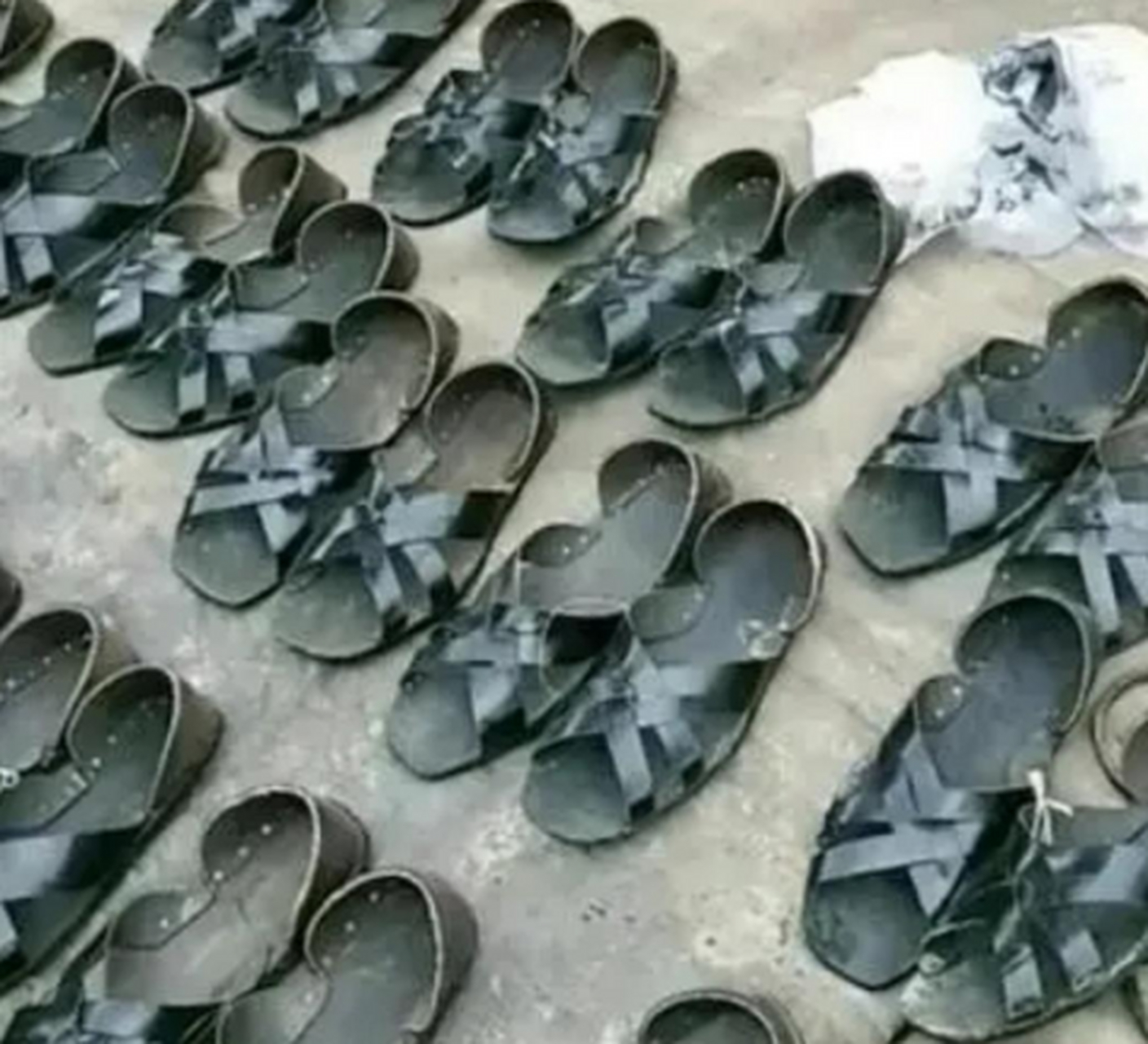 轮胎做的拖鞋,一辈子穿不坏