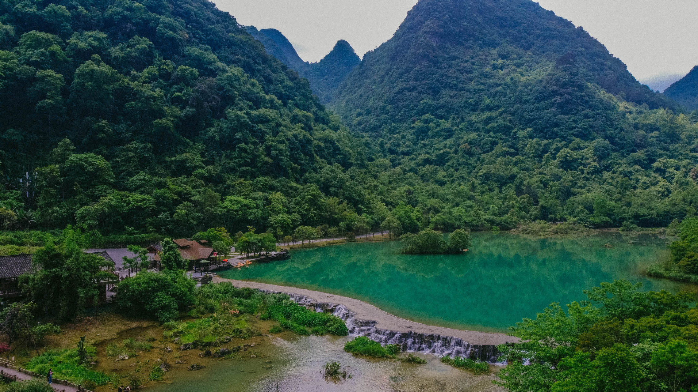 白水河瀑布景区,最美的瀑布 黄果树瀑布也被称作是白水河瀑布,作为