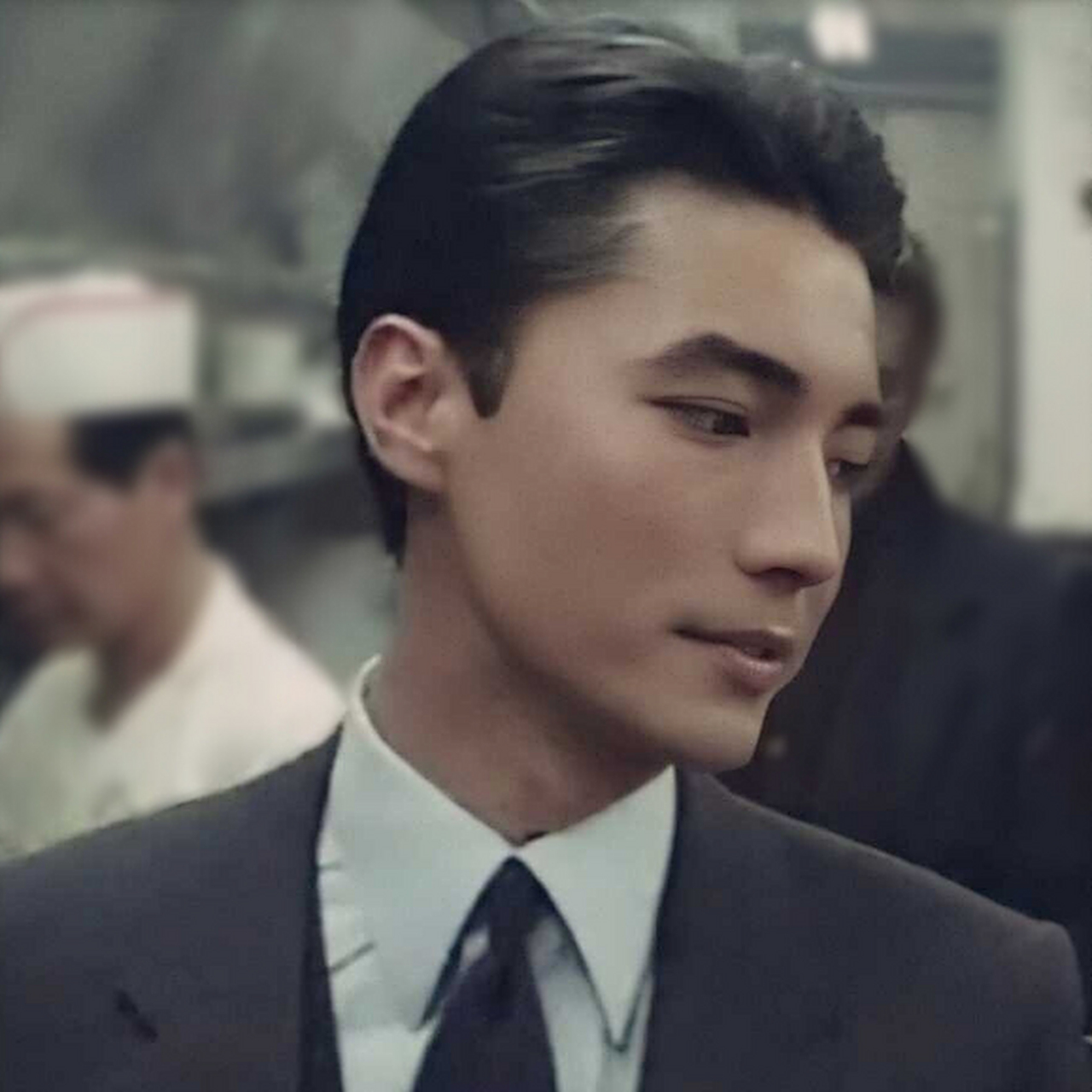 "人们习惯满怀心事,  却又欲言又止."#宝藏作者创作企划3