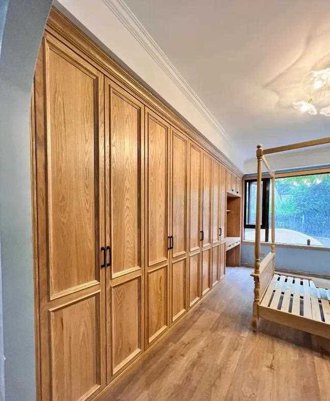 红橡木简美款衣柜,加宽顶线.