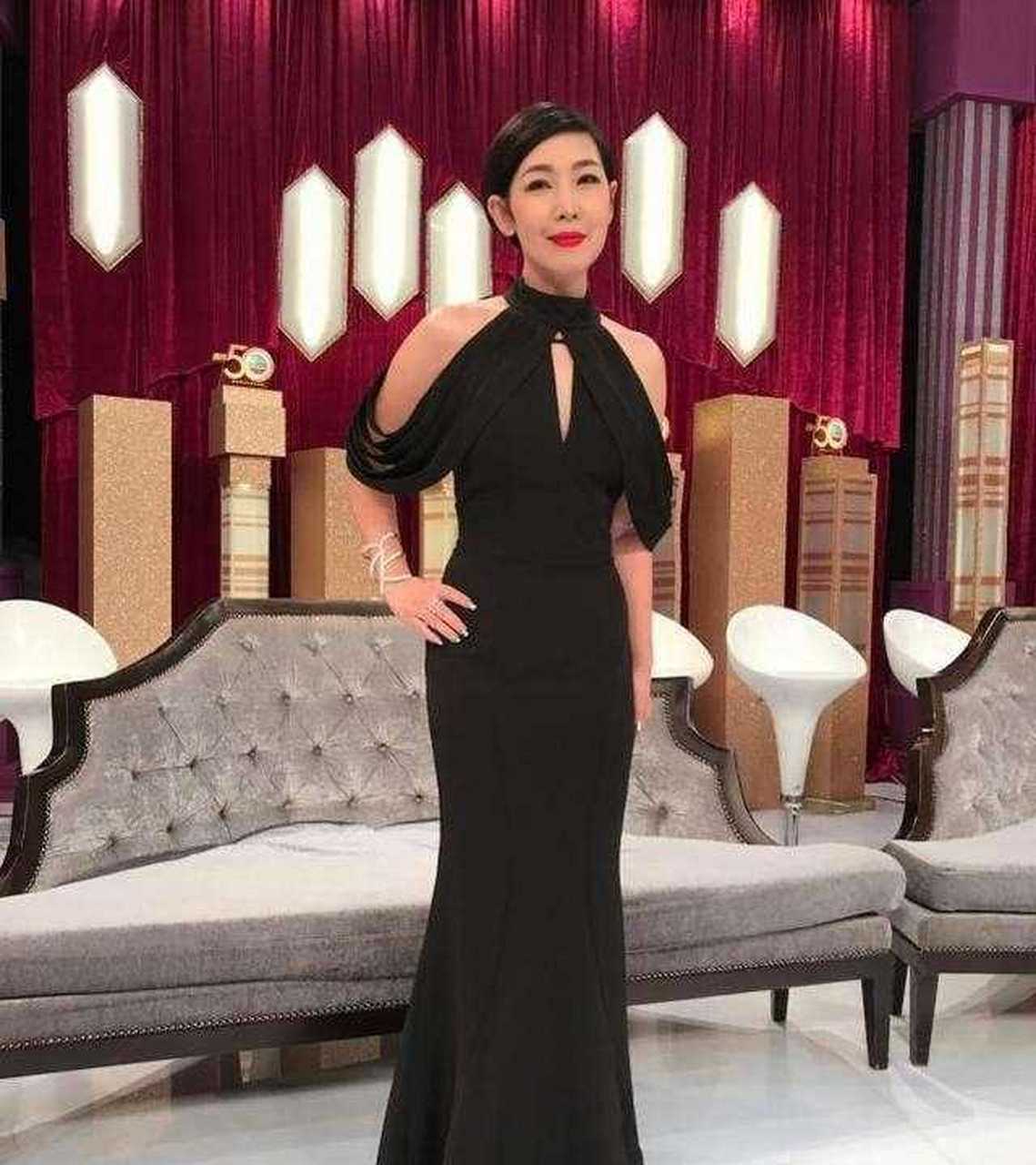 黎芷珊于年主持节目《最佳男主角》,请来梁朝伟,刘德华,刘青云,吴镇宇