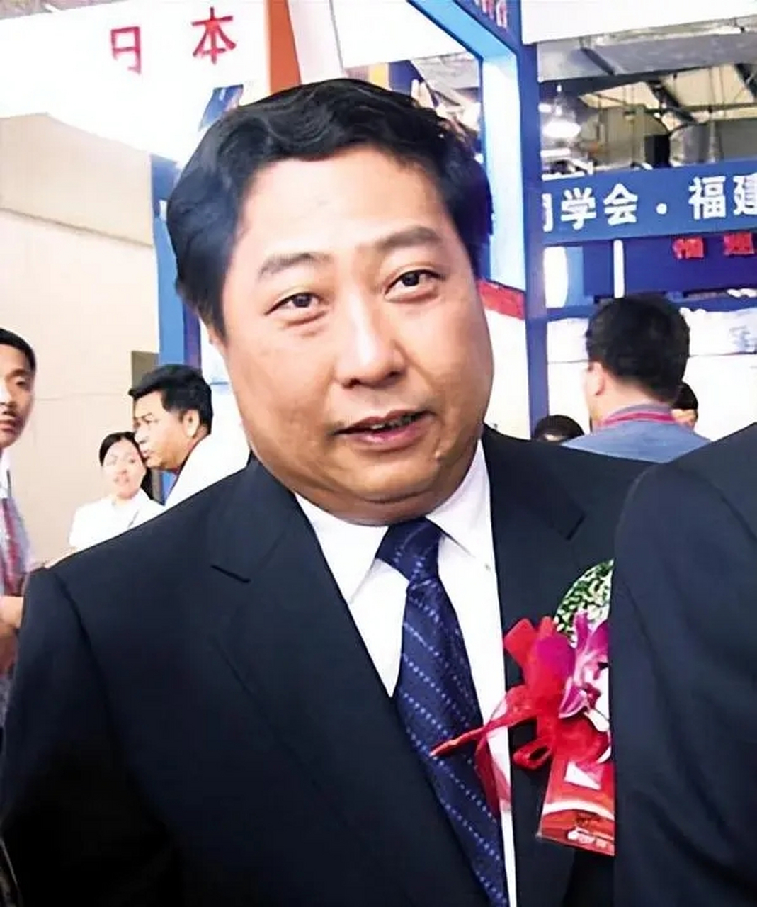 风流贪官陈少勇,与情人白天公园野合,敛财819万,情人无数  在福建