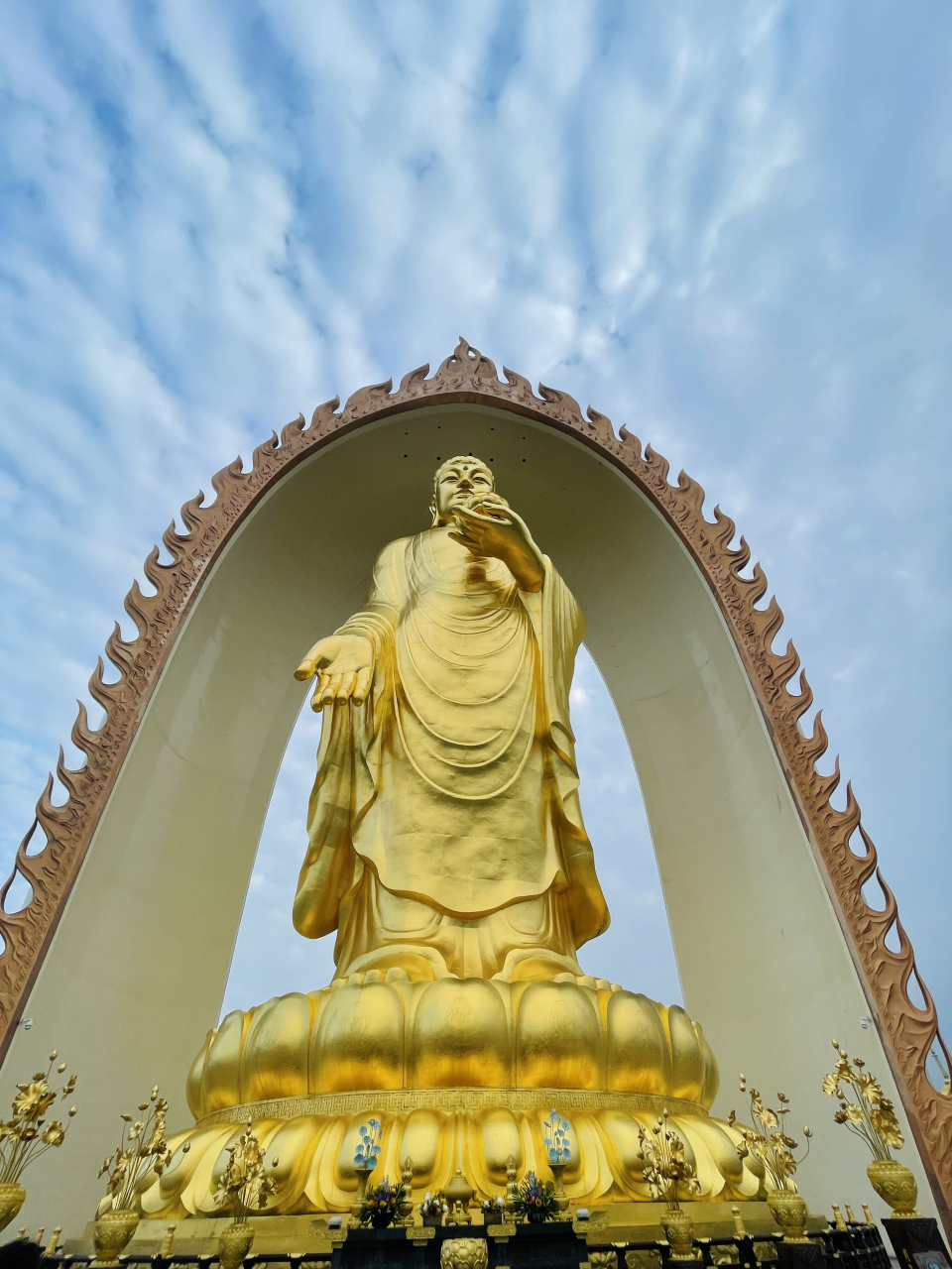 东林寺净土苑可以免费参观,免费吃饭.