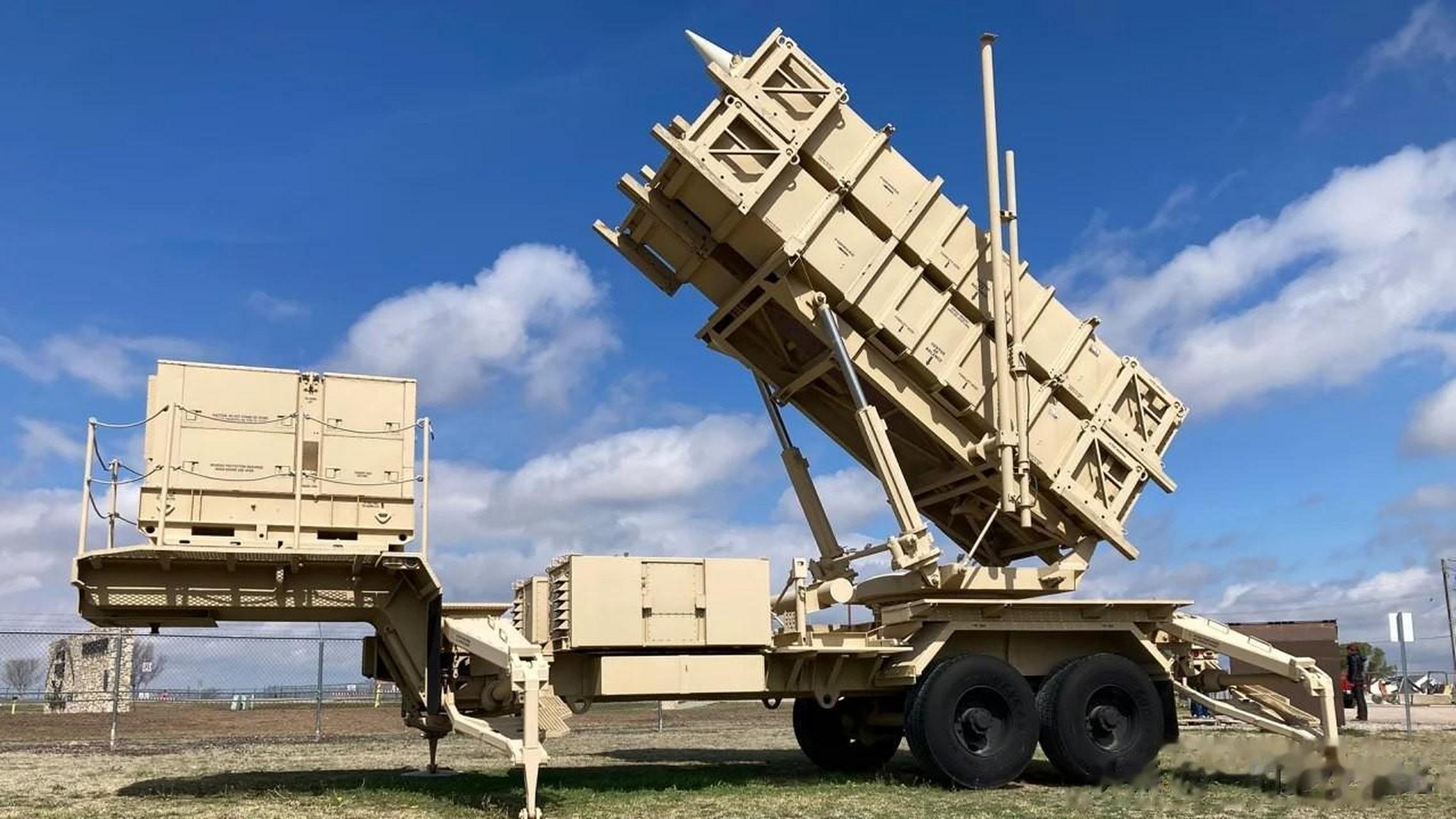 许多国家都承诺援助爱国者防空系统,德国是第一个到达的.