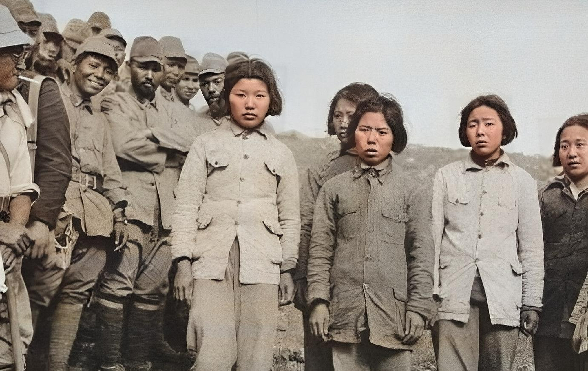1942年,八路军·女兵·赵毓政被捕,给了日军的军官·山崎一一记耳 ..