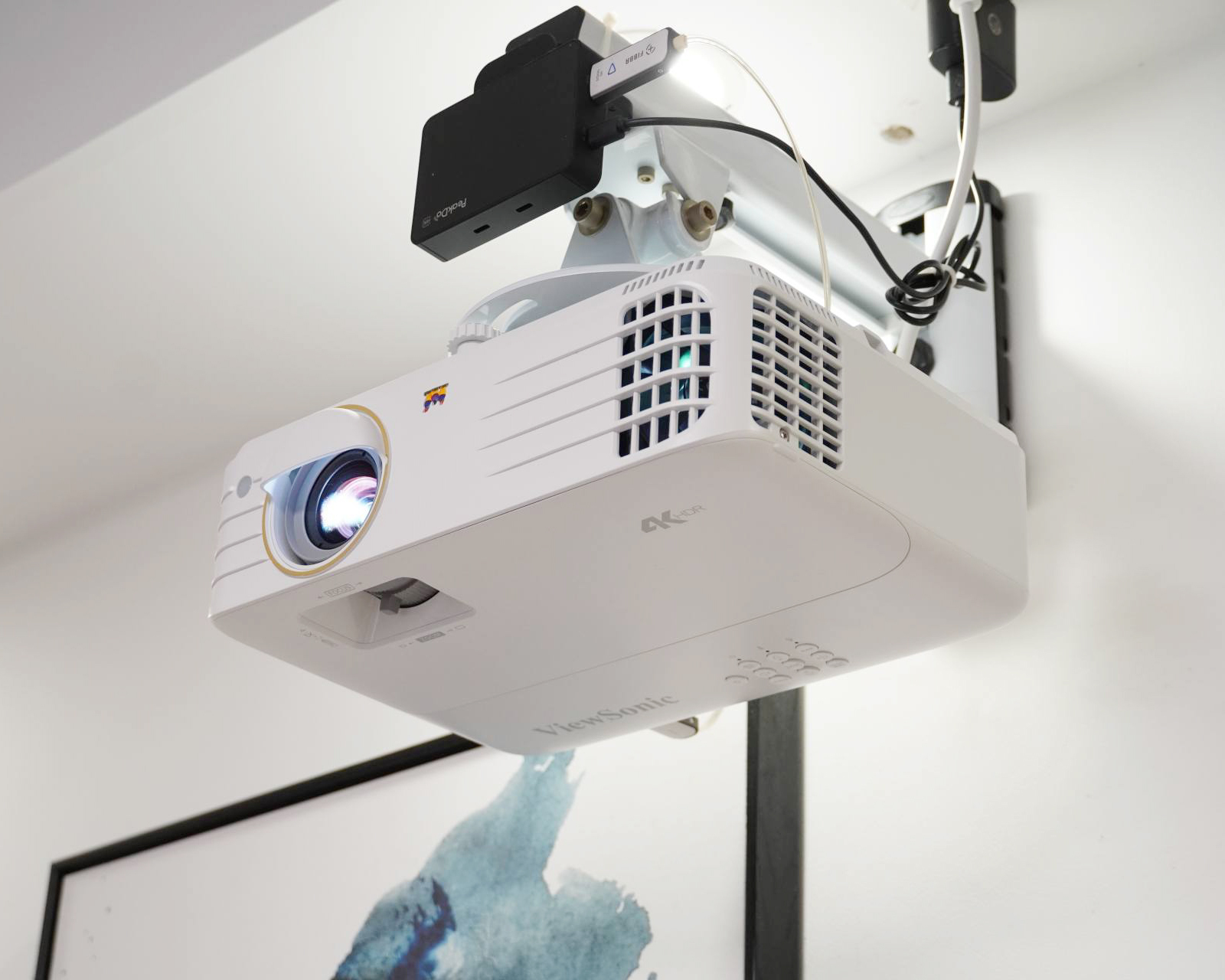 为了更愉快的追剧,我做了很多功课后入手了这台优派投影仪k701-4k