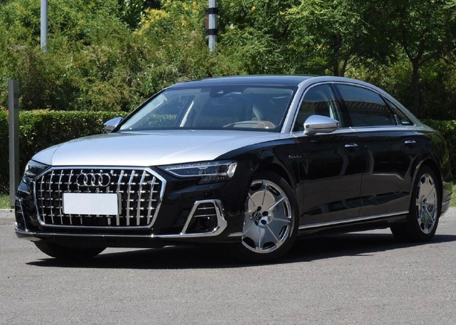 奥迪推出a8l horch v8t版本,预售价高达230万人民币,限量供应,这也是