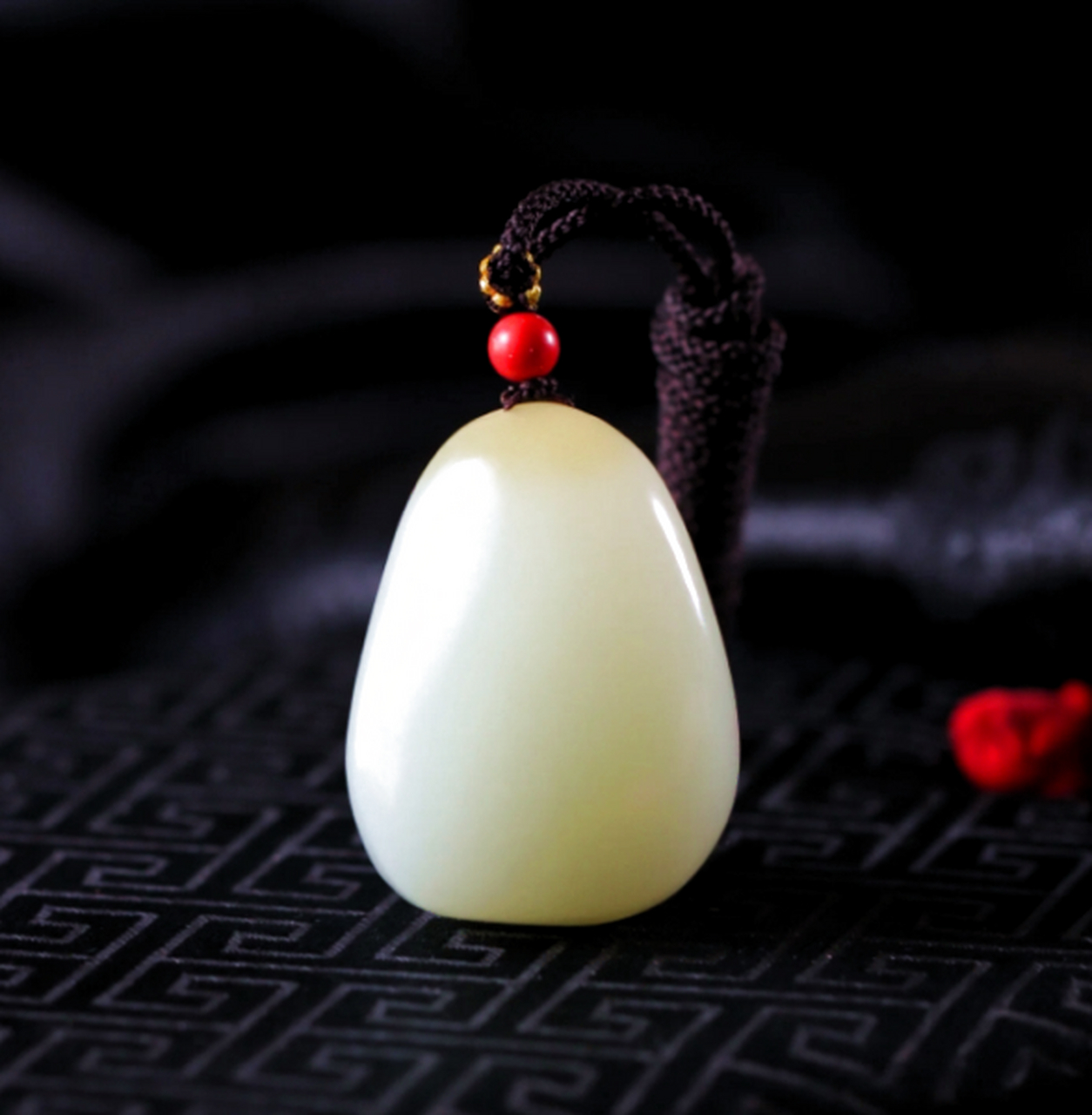 点击头像看直播##和田玉#玉有着浓厚的文化底蕴,使佩带的人多了一些