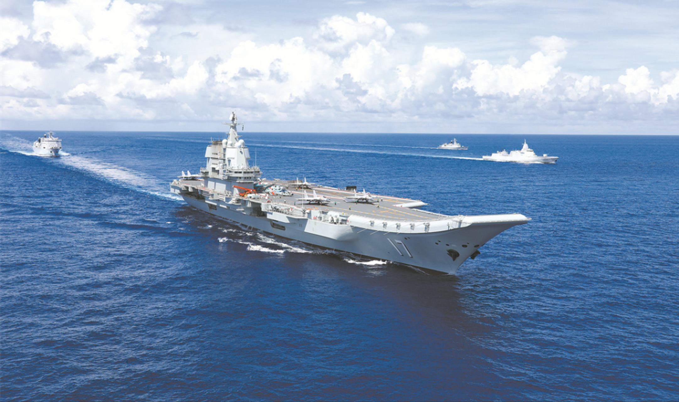 解放军台海练兵,美舰窜入南海闯岛礁,必要时我们可以牙还牙 据环球