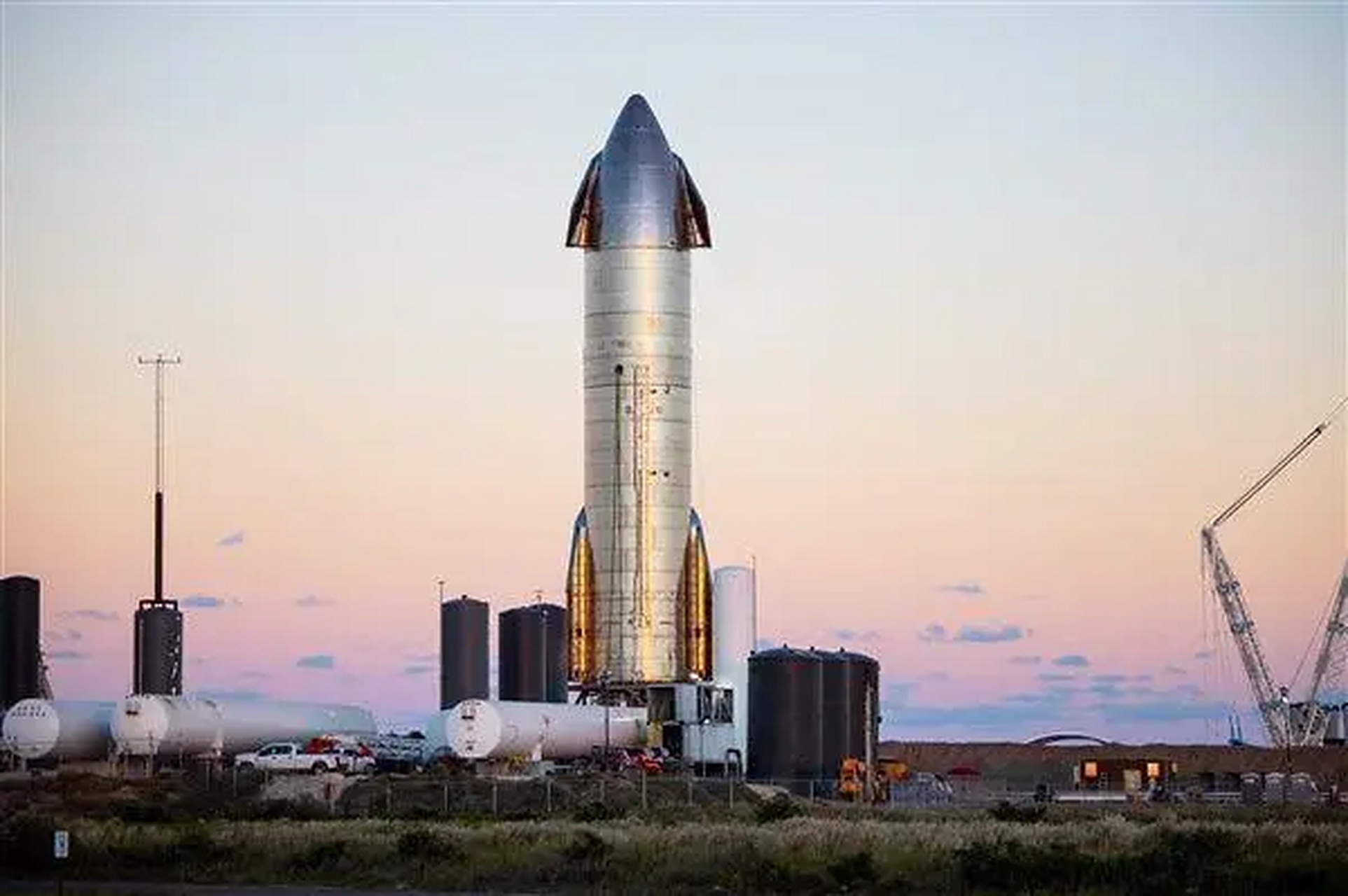 马斯克星舰发射失败,价值30亿美元火箭在空中解体.