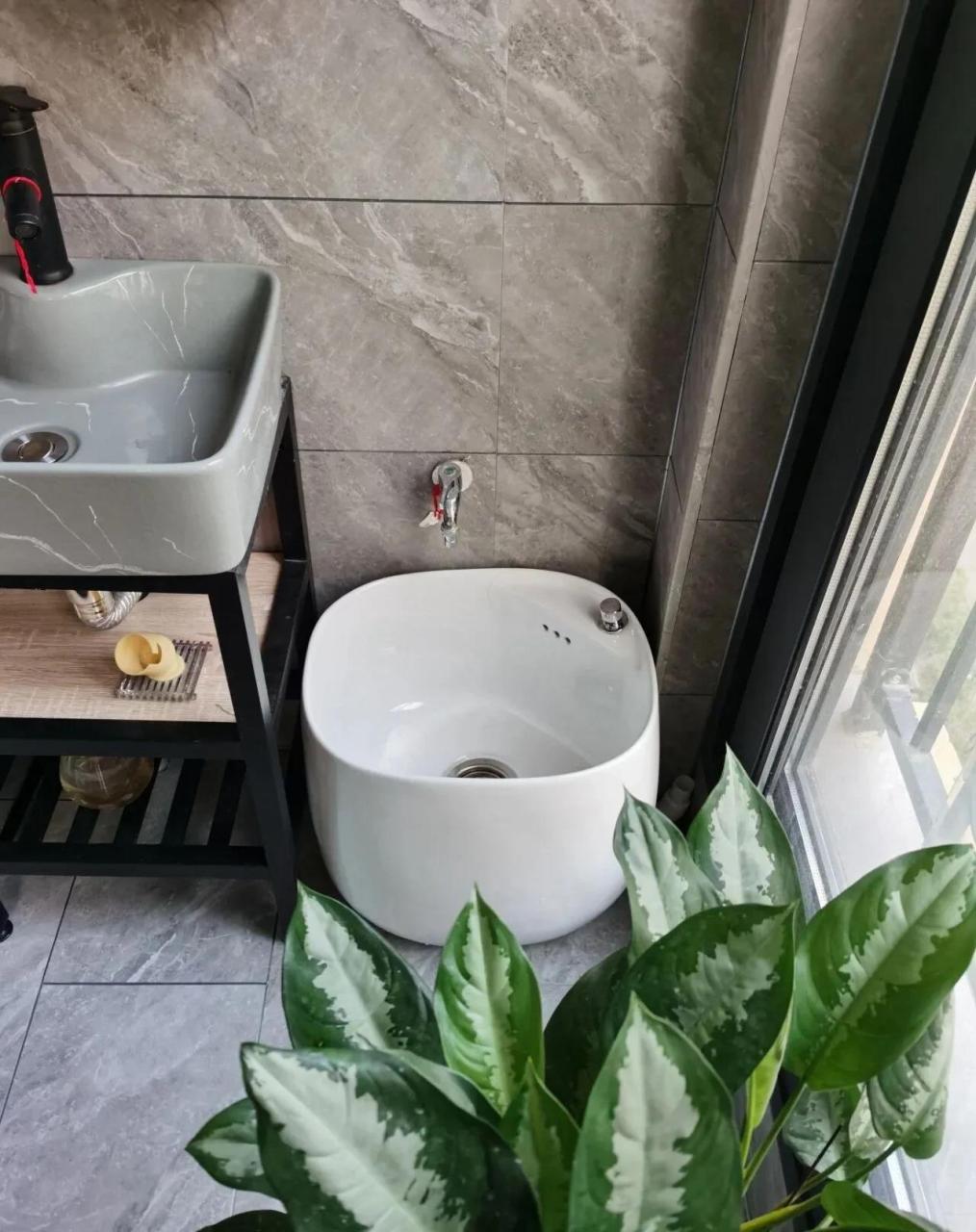 阳台不应该放拖把池?  拖把池的作用几乎都被世人遗忘了!