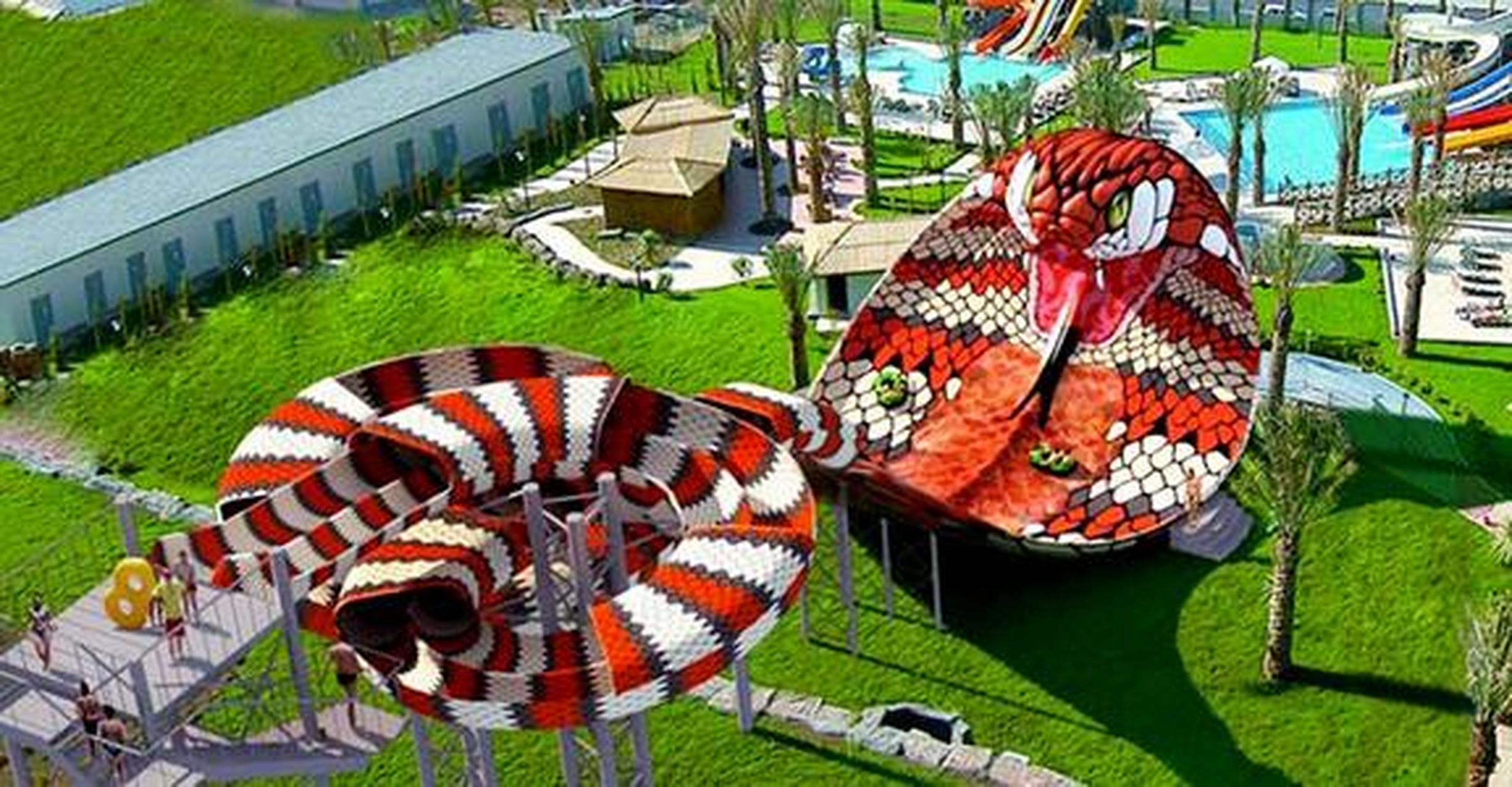 珠海梦幻水城是珠江三角洲地区极具性价比的游乐场所,适合全家或全家