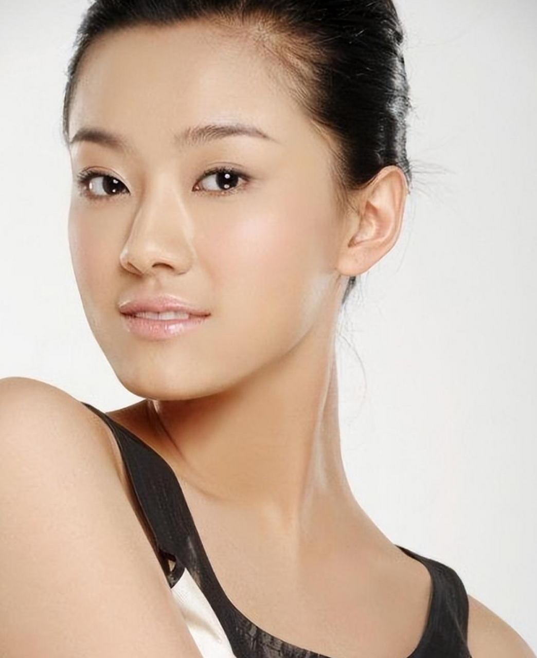 孟真:曾是赵本山干女儿,事业巅峰传出与干爹绯闻,如今家庭美满