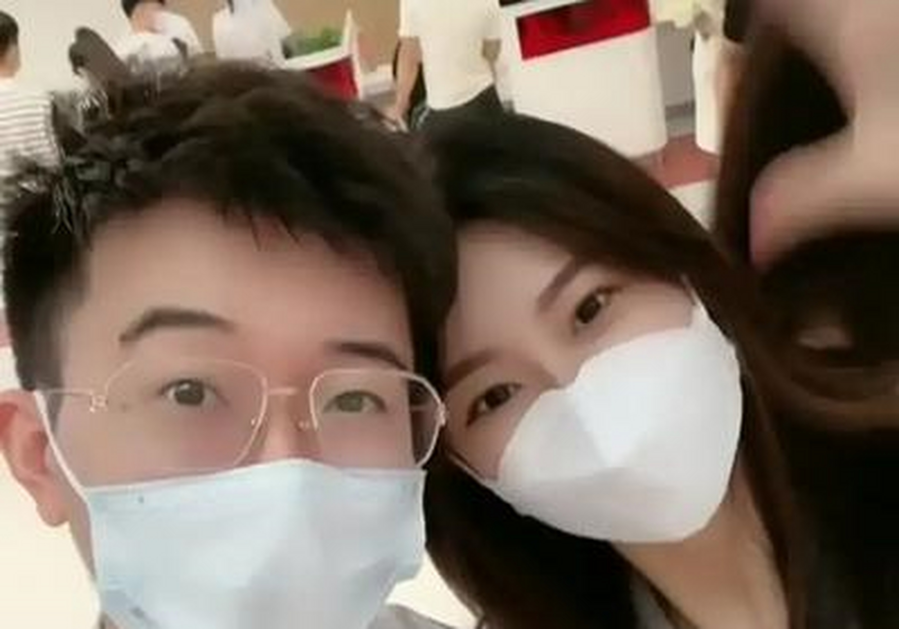 美女车模"网红"苏宁,真名栾淑宁,宣布结婚了,以前经常和斌少,三哥在一