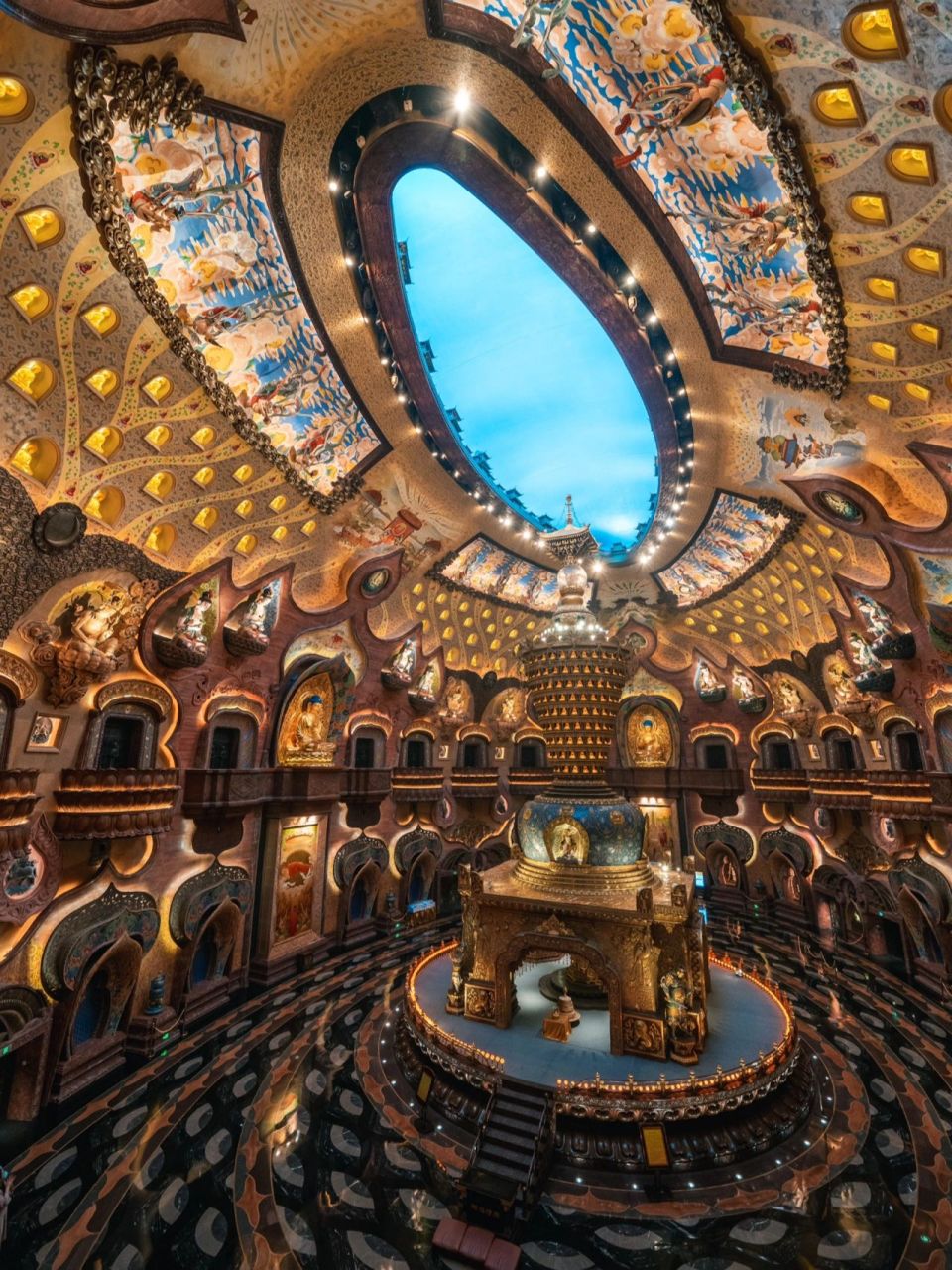 五一去南京吧,耗资几十亿的神仙宫殿太绝了 居然还有很多朋友不知道