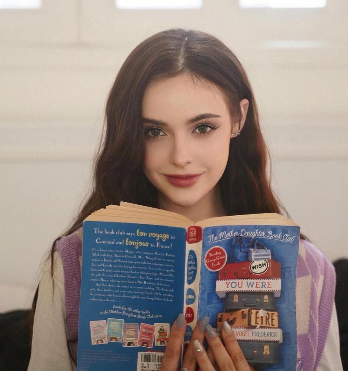 纯天然脸蛋,英国网红模特【小红花】