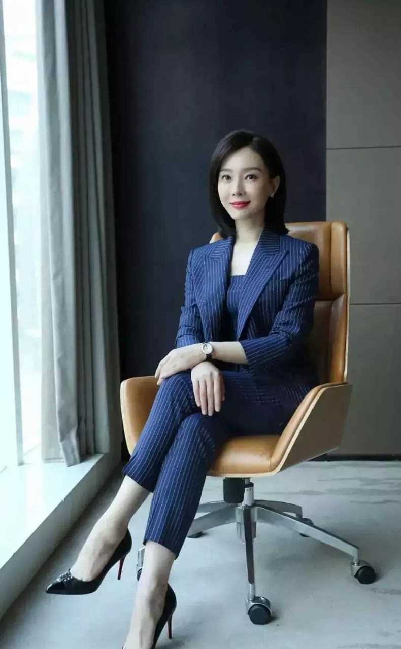 有内涵有气质,怎么穿搭都漂亮![比心]