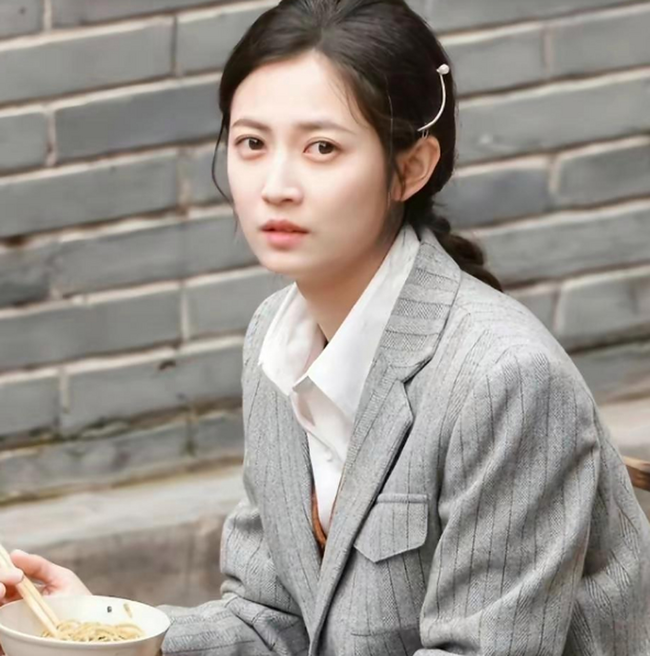 陈钰琪演绎《薄冰》特工角色,绝美颜值诠释谍战剧.