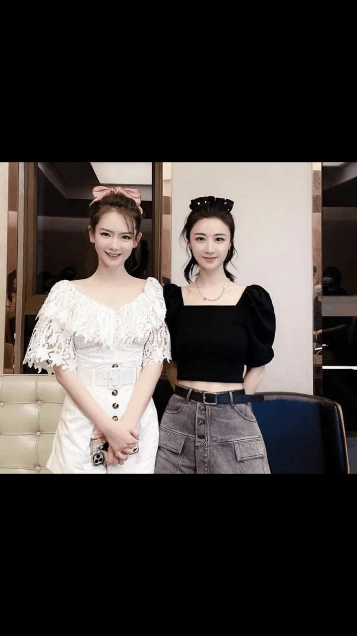 gif创作人# 薇娅当红的时候,很多明星都会给她面子,你看她请了多少