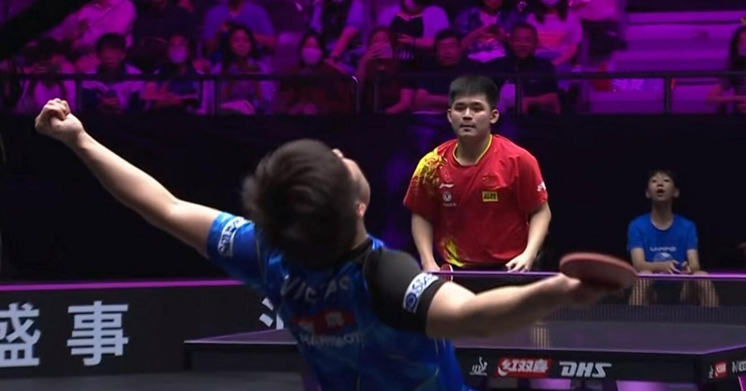 wtt澳门冠军赛首轮,林诗栋与张本智和迎来了青春对决.