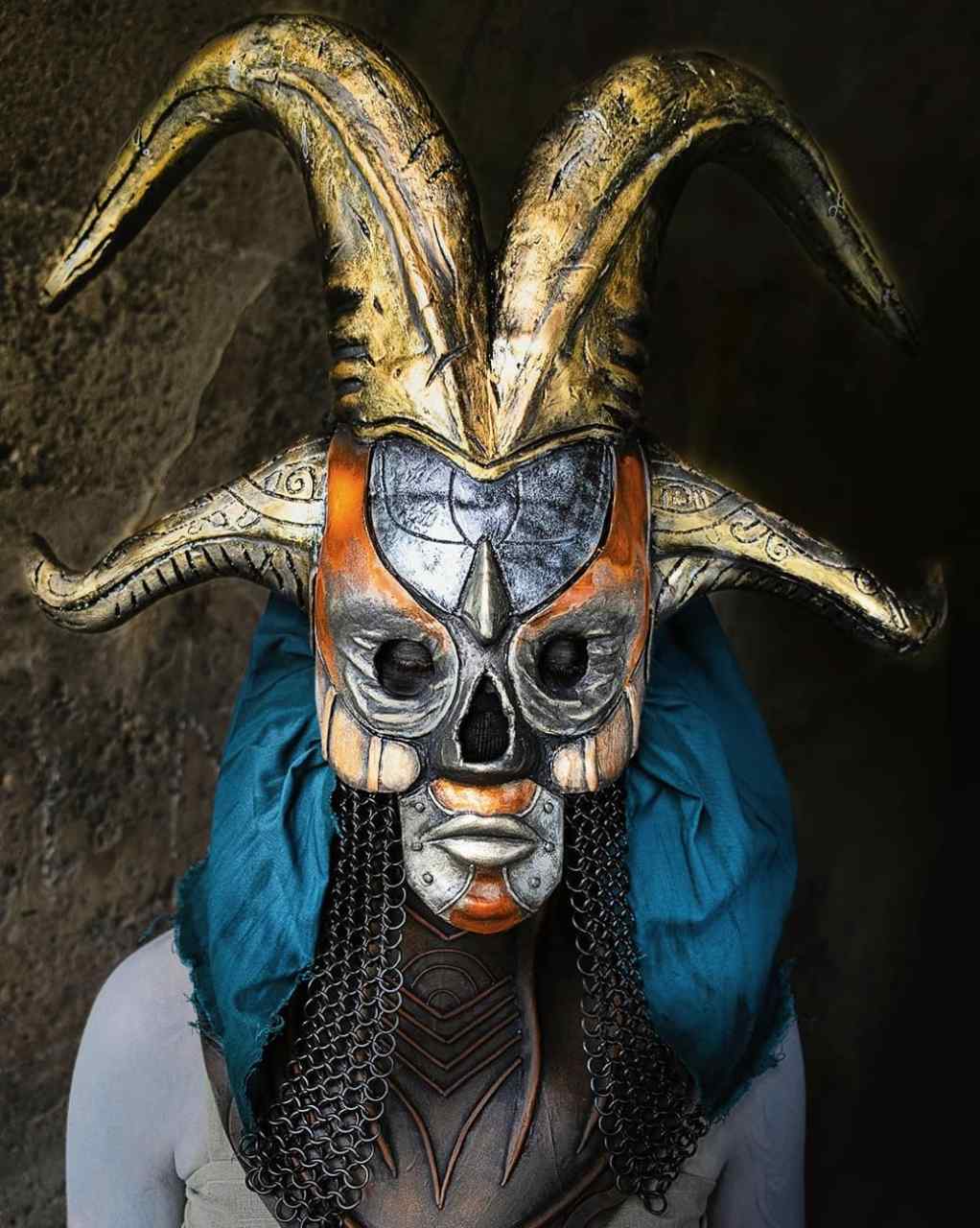 cosplay艺术家1000小时手工收集《战神》女武神套装.