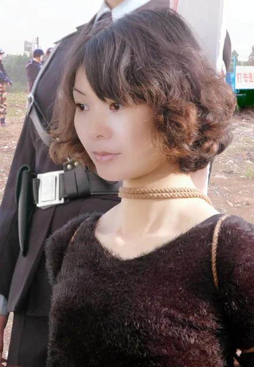 翻阅图库总会看到一些美女罪犯被执行的照片!