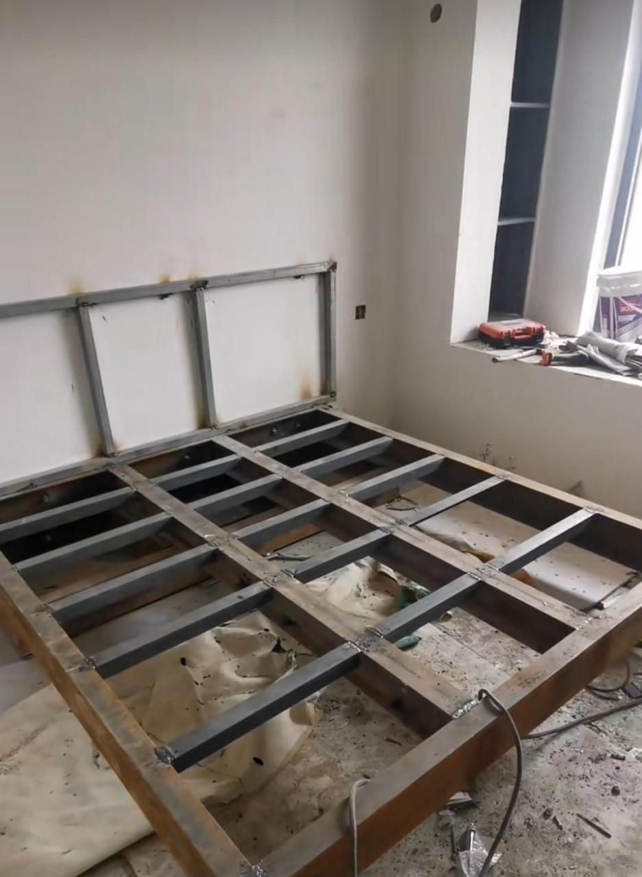 网友:公公给我们焊的婚床,感觉很结实耐用[三哈]