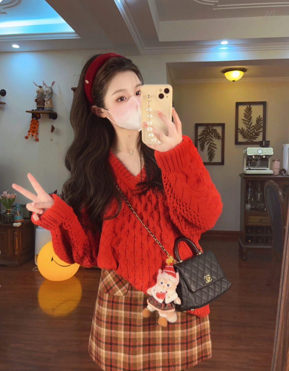 新年战衣 红白黑搭配出来太有圣诞新年氛围啦 照镜子的时候家人都连夸