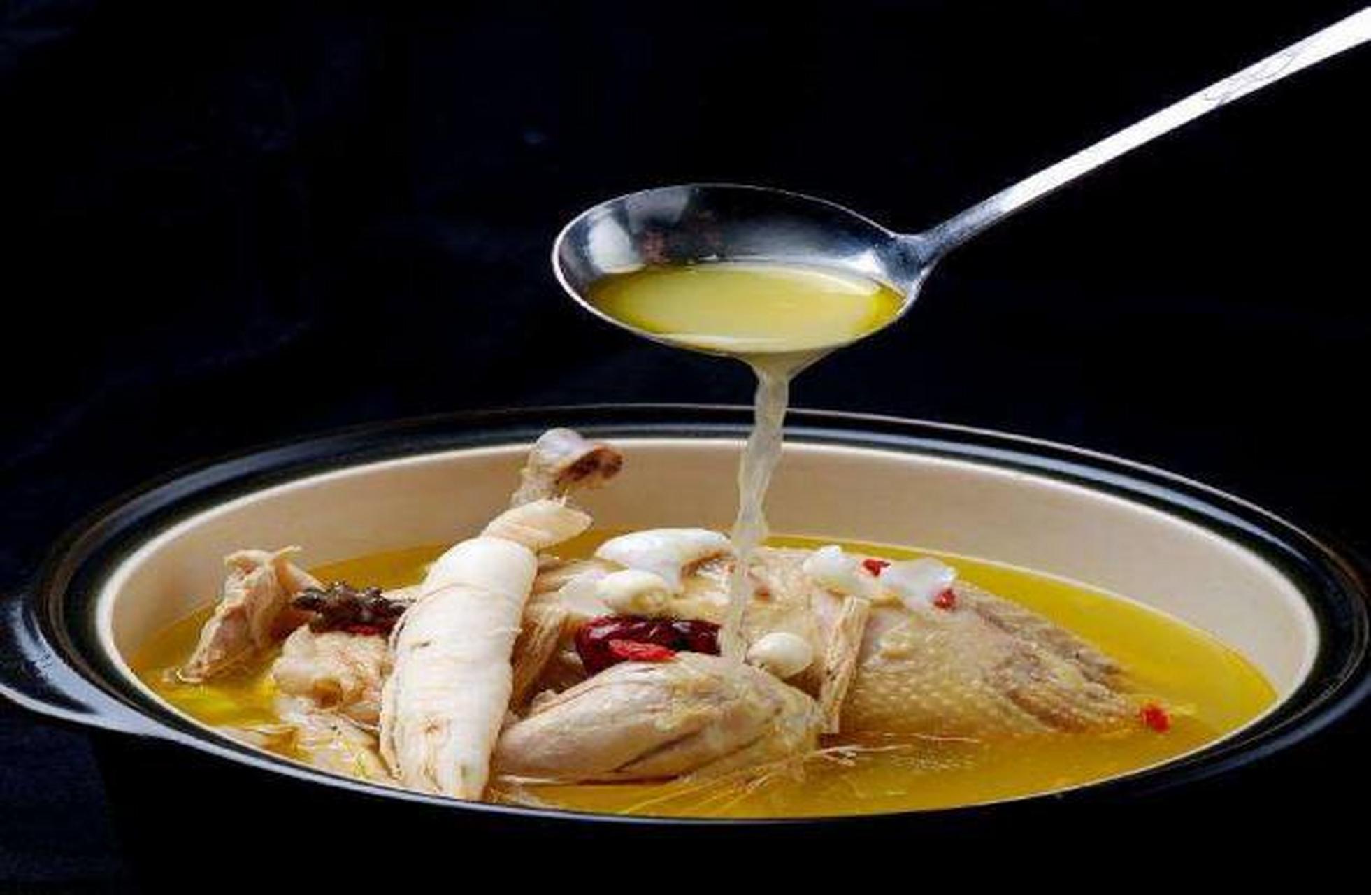 煲汤的时间越久,汤就越有营养吗?真相并不见得如此.