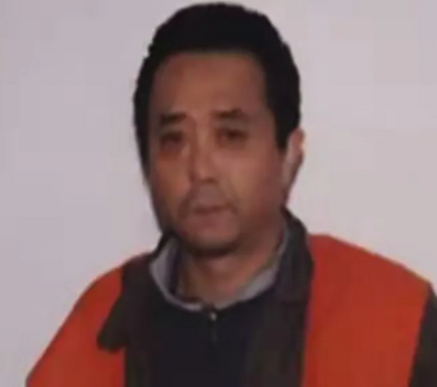 2000年的8月份,长春市有个叫九台区,有这么两个大哥一个叫红孩,一个叫