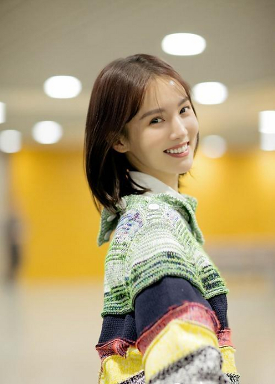 金晨第一次演荷官 金晨的角色太适合她了!