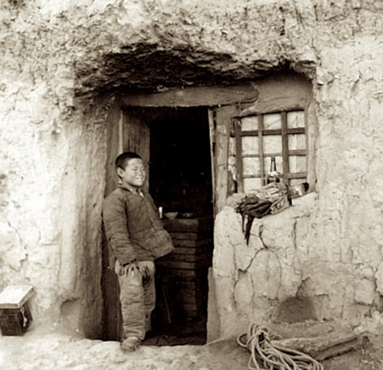 这是一组拍摄于三四十年代北方农村老照片与今日农村的对比.