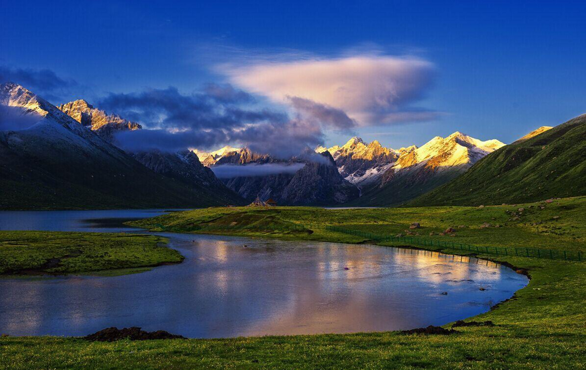 太阳湖湿地,位于四川省甘孜藏族自治州石渠县境内,是世界最美湿的的